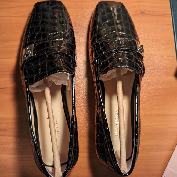 Kate Spade - Size 7 - Black Patent Leather - Picture 2 of 6